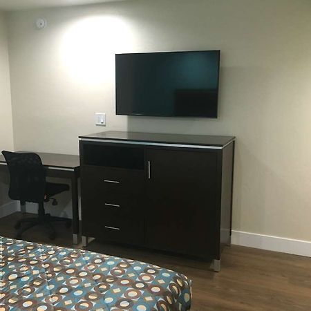Vagabond Inn Executive - Bakersfield Downtowner الغرفة الصورة
