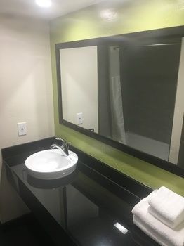 Vagabond Inn Executive - Bakersfield Downtowner المظهر الخارجي الصورة