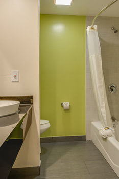 Vagabond Inn Executive - Bakersfield Downtowner المظهر الخارجي الصورة